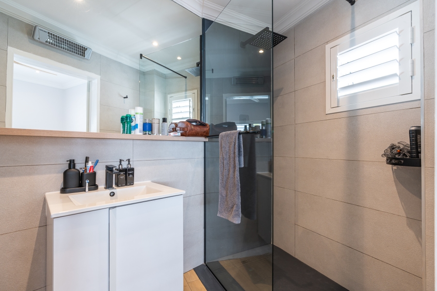 4 Bedroom Property for Sale in Sea Point Western Cape